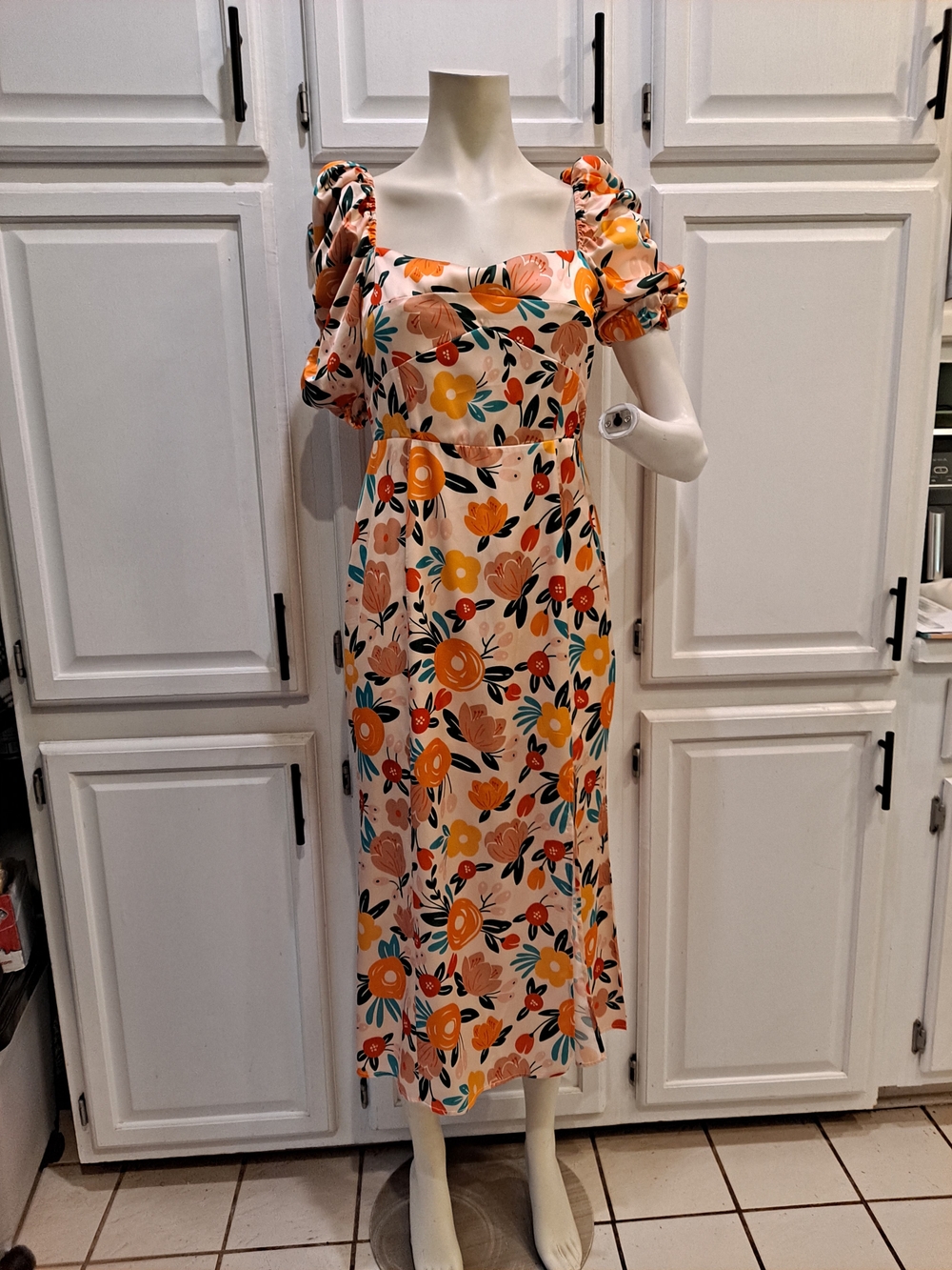 Vestique Spring Melody Peachy Pink Floral Puff-Sleeve Midi Dress Orange/Teal